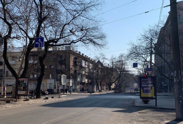 Біля будинку Асвадурова на Троїцький відкрили рух автомобілів: вулиця була закрита 2 роки