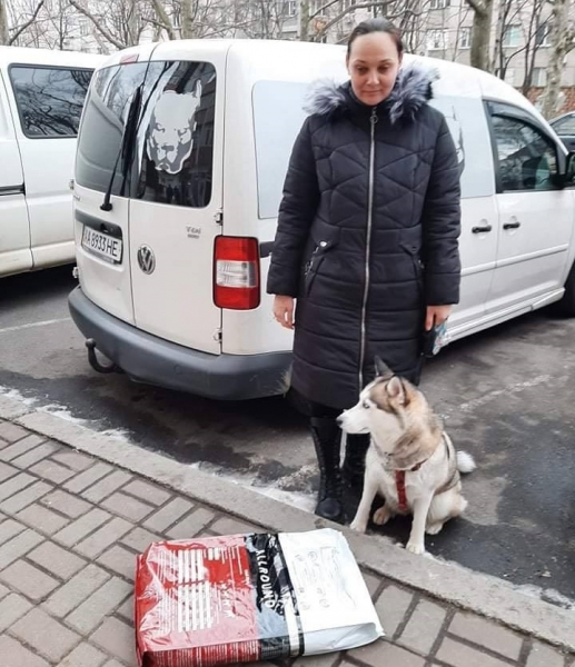 Немцы прислали в Одессу корм для собак