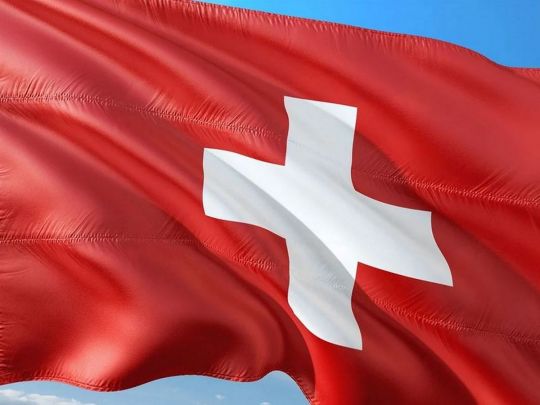 Швейцарія має намір заморозити капітал РФ в країні та запровадити санкції проти Путіна
