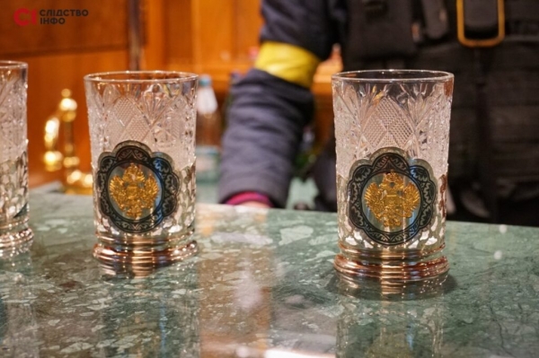 В Пуще-Водице обнаружили «золотой вагон» Медведчука. Фото