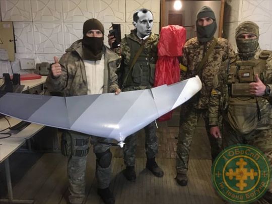 До «Байрактару» не доріс: українські бійці «голими руками» впіймали дрон рашистів
