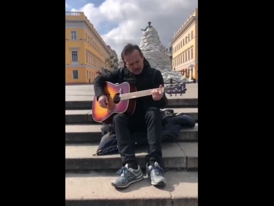 «Наш дух не зламати»: Святослав Вакарчук мало не став жертвою обстрілу російськими нацистами Одеси