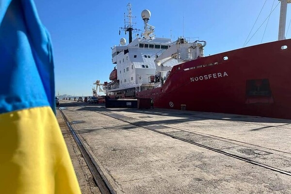 Из-за войны ледокол "Ноосфера" не может вернуться в Одессу