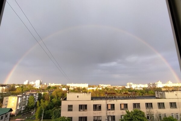 Первая в этом году: одесситы наблюдали двойную радугу