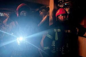 Вечером 9 мая в Одессе снова прогремели взрывы: горят ТЦ и склад готовой продукции