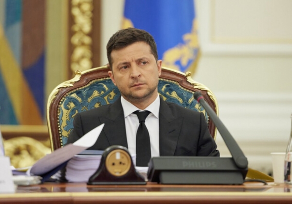 Зеленский отреагировал на петицию об отмене запрета на выезд из Украины мужчинам