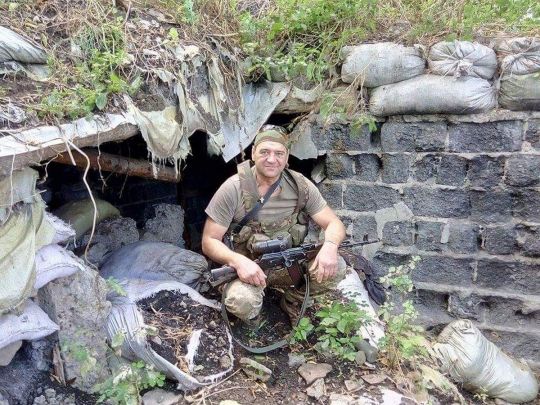 «Це була найдобріша у світі людина. Забрала клята війна»: сповідь матері про загиблого у Гостомелі сина-героя