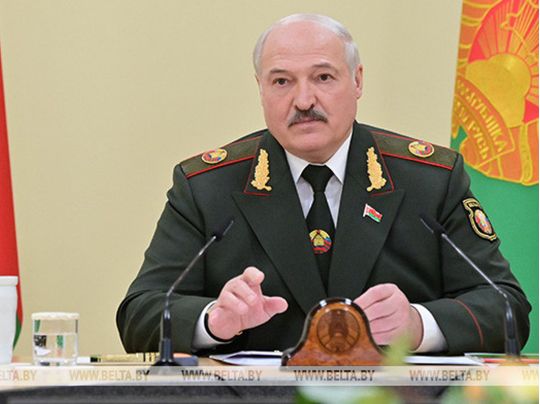 «Це умови воєнного часу, але поки що без війни»: Лукашенко створює оперативне командування на українському напрямі