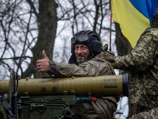 Розгром під Дронівкою: ЗСУ знищили десятки одиниць бронетехніки рашистів на Донбасі (відео)