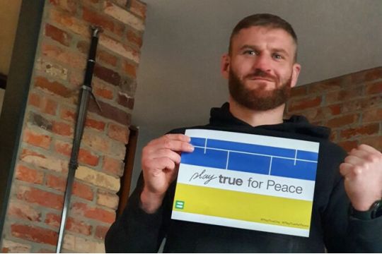 «Зробив би те, що хоче весь світ»: зірка UFC викликав на бій путіна та готовий прийняти біженців з України
