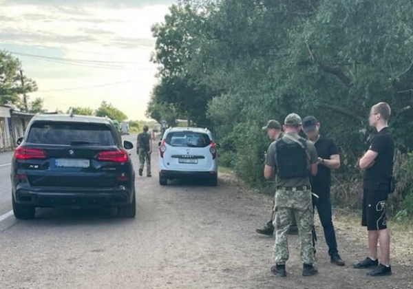 В Одесской области иностранец вывозил мужчин за 3000 долларов якобы с документами ООН