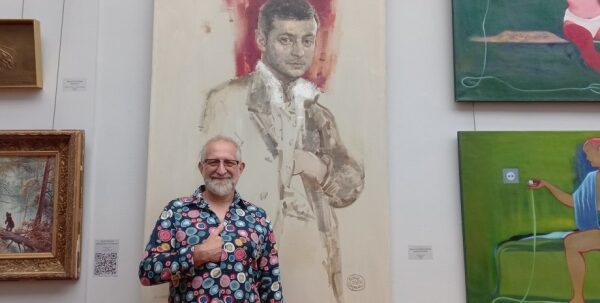 Президент Зеленский стал императором. Чем удивляют первые с начала войны выставки в Киеве Президент Зеленский стал императором. Чем удивляют первые с начала войны выставки в Киеве