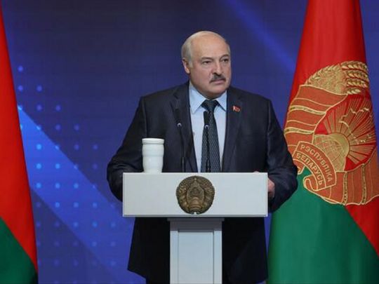 «Щоб не відтяпали»: Лукашенко зібрався повоювати за Західну Україну