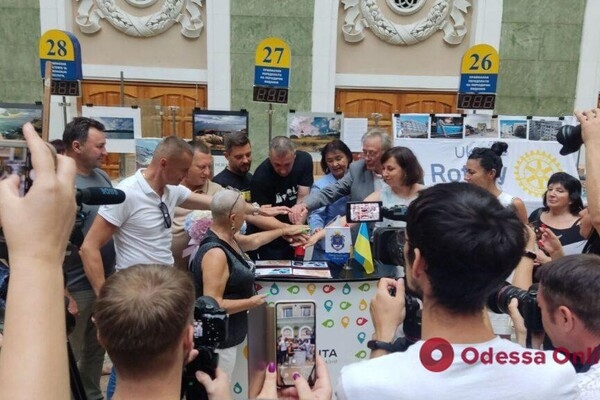 На главпочтампте погасили марки, посвященные Николаеву и острову "Змеиный"