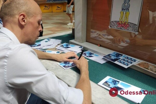 На главпочтампте погасили марки, посвященные Николаеву и острову "Змеиный"