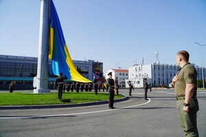 Подняли самое большое знамя: как Одесса отмечает День государственного флага Украины 