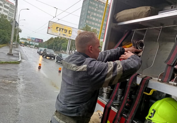 При пожаре в Малиновском районе погиб человек (фото, видео)