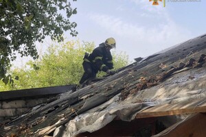 Горели сауна в десятиэтажке и здание открытым пламенем: как прошли сутки у одесских спасателей