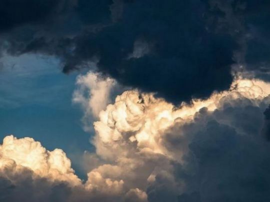 Град та шквали: в Україні оголосили штормове попередження (карта)