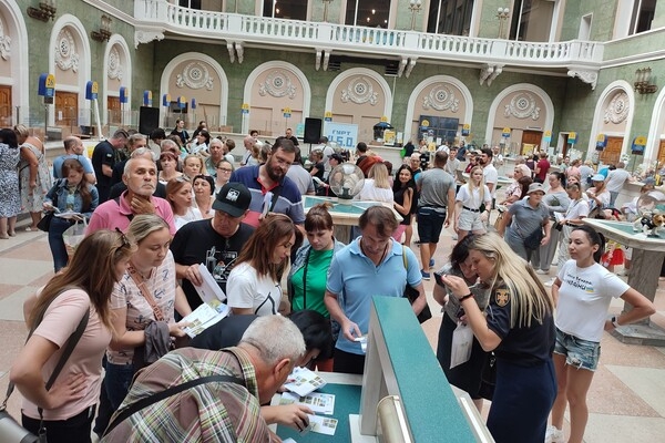 В Одессе погасили благотворительную марку с псом-пиротехником Патроном