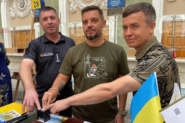 В Одессе погасили благотворительную марку с псом-пиротехником Патроном
