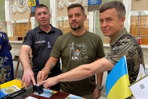 В Одессе погасили благотворительную марку с псом-пиротехником Патроном