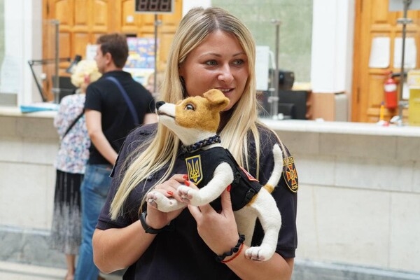 В Одессе погасили благотворительную марку с псом-пиротехником Патроном