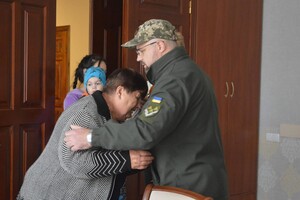 Семье погибшего 20-летнего военного из Одесской области вручили его посмертную награду "За мужество"