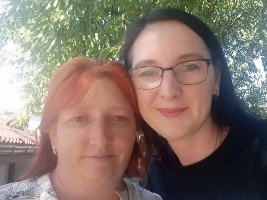 «Зарано повернулись додому»: рашисти вбили матір двох дітей та поранили її старшого сина