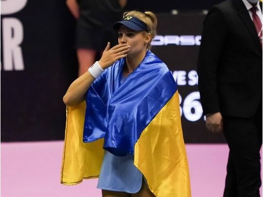 Українка Ястремська просто у роздягальні послала фанатку путіна слідом за російським військовим кораблем (відео)