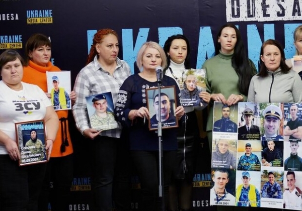 Родственники пропавших моряков с потопленных катеров ВМСУ просят помочь найти их