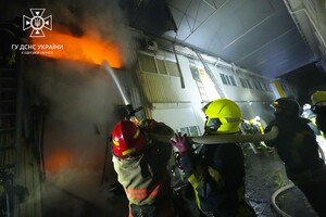 Пожар в торговых павильонах и смертельное ДТП: как прошли сутки у одесских спасателей
