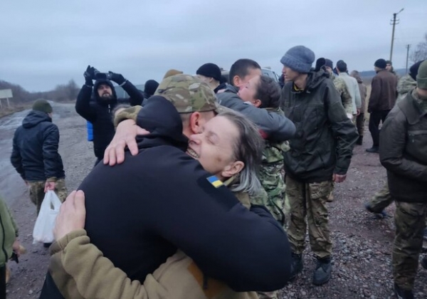 В Украину вернулись 140 военных, которых взяли в плен
