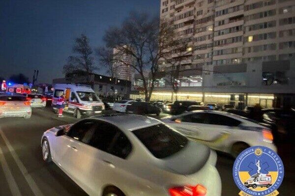 На Люстдорфской дороге сбили троих пешеходов На Люстдорфской дороге сбили троих пешеходов