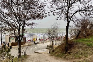 Капучино: на одесских пляжах образовалась пена (фото, видео)