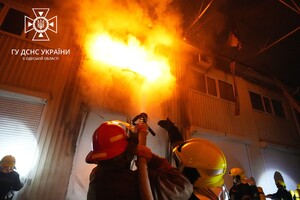 Пожар в торговых павильонах и смертельное ДТП: как прошли сутки у одесских спасателей