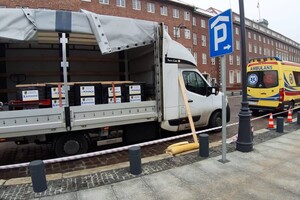 Одесская область получила еще одну партию генераторов и "скорую" из Польши