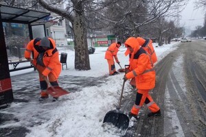 Гололед и санки: в Одессу пришла настоящая зима (фото)