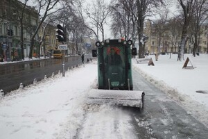 Гололед и санки: в Одессу пришла настоящая зима (фото)