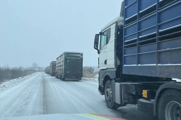 На трассе на автодороге Одесса-Рени сложная ситуация из-за непогоды