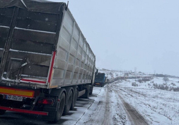 На трассе на автодороге Одесса-Рени сложная ситуация из-за непогоды