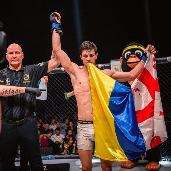 Чемпіона ММА, який підтримує Україну, заарештовано на батьківщині через його громадянську позицію