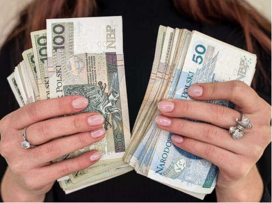 В Польщі знову відкрили реєстрацію українців на отримання грошей від IRC: як стати учасником програми