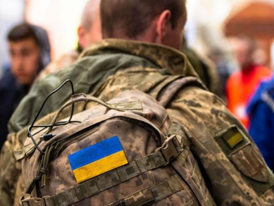 В Україні війна на два фронти, коли одні воюють, а інші живуть в задоволення: Юрій Береза про проблеми мобілізації