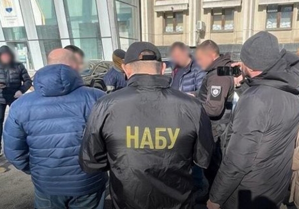 Взятка чиновника Одесской ОВА: расследование закончили