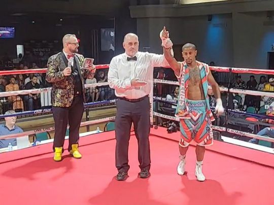 Замість привітання — у щелепу: відео скандального нокауту на 4-й секунді бою