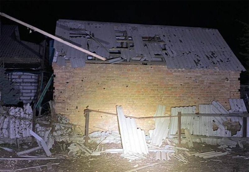 Ворожі війська обстріляли Нікополь: є поранені та руйнування