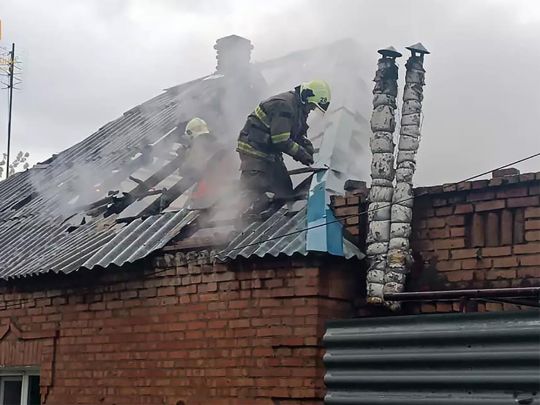 Ворожі війська обстріляли Нікополь: є поранені та руйнування