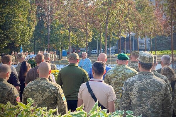 В День защитников и защитниц Украины в Одессе почтили память погибших Героев В День защитников и защитниц Украины в Одессе почтили память погибших Героев