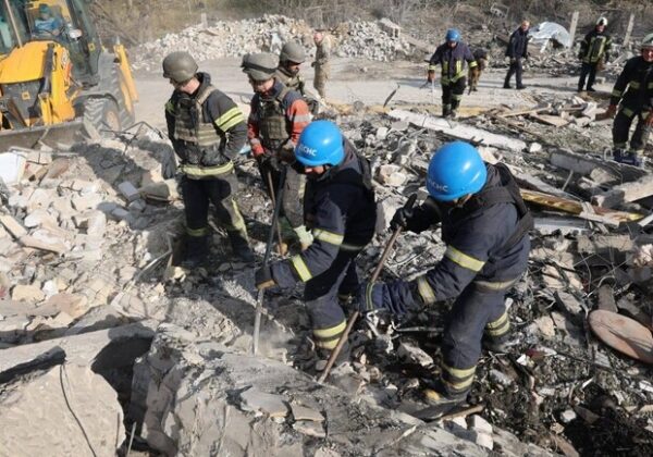 РФ обстреляла кафе в Харьковской области, где проходил поминальный обед: число жертв растет (фото, видео) РФ обстреляла кафе в Харьковской области, где проходил поминальный обед: число жертв растет (фото, видео)